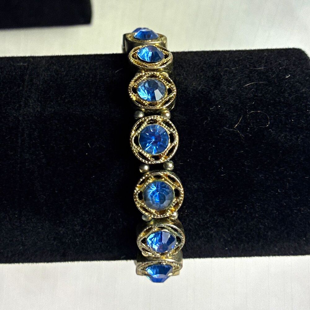 SilverTone Blue Round Crystal Bezel Set Stretch Tennis Bracelet vintage